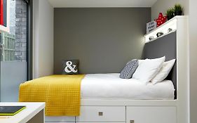 Joivy Comfy Studios Closeby Fringe Venues - Adults Only